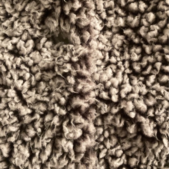 Francesca’s Sherpa Vest M. - Picture 2 of 5